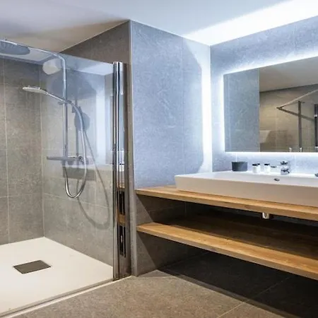 Pet-friendly In Prime Location Apartment *
